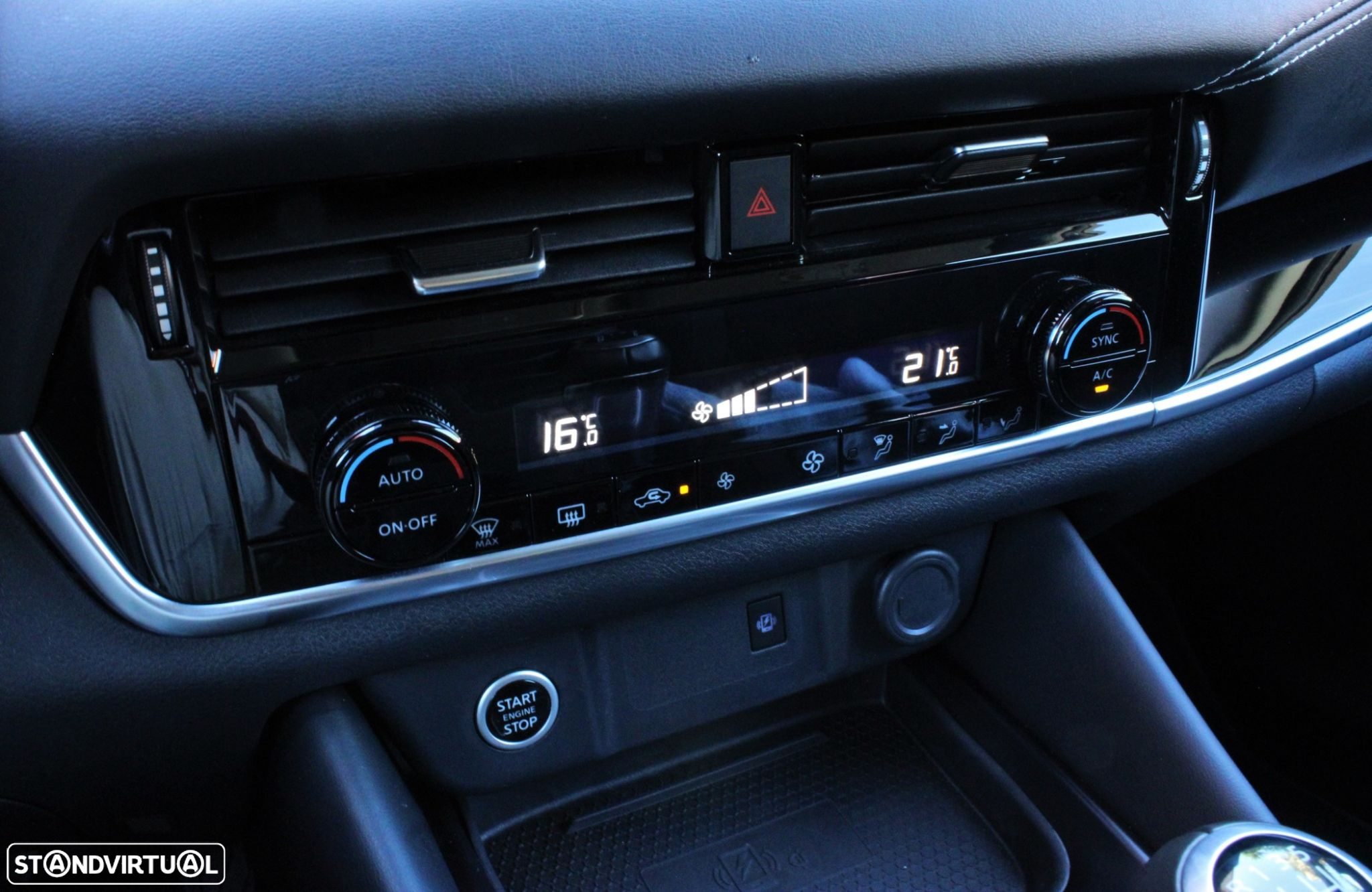 Nissan Qashqai 1.3 DIG-T N-Connecta - 16