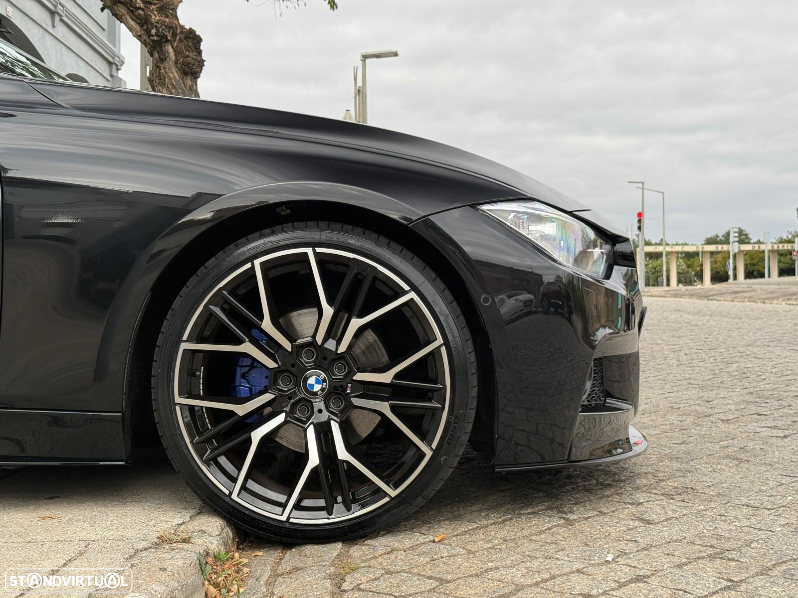 BMW 320 d Pack M - 11