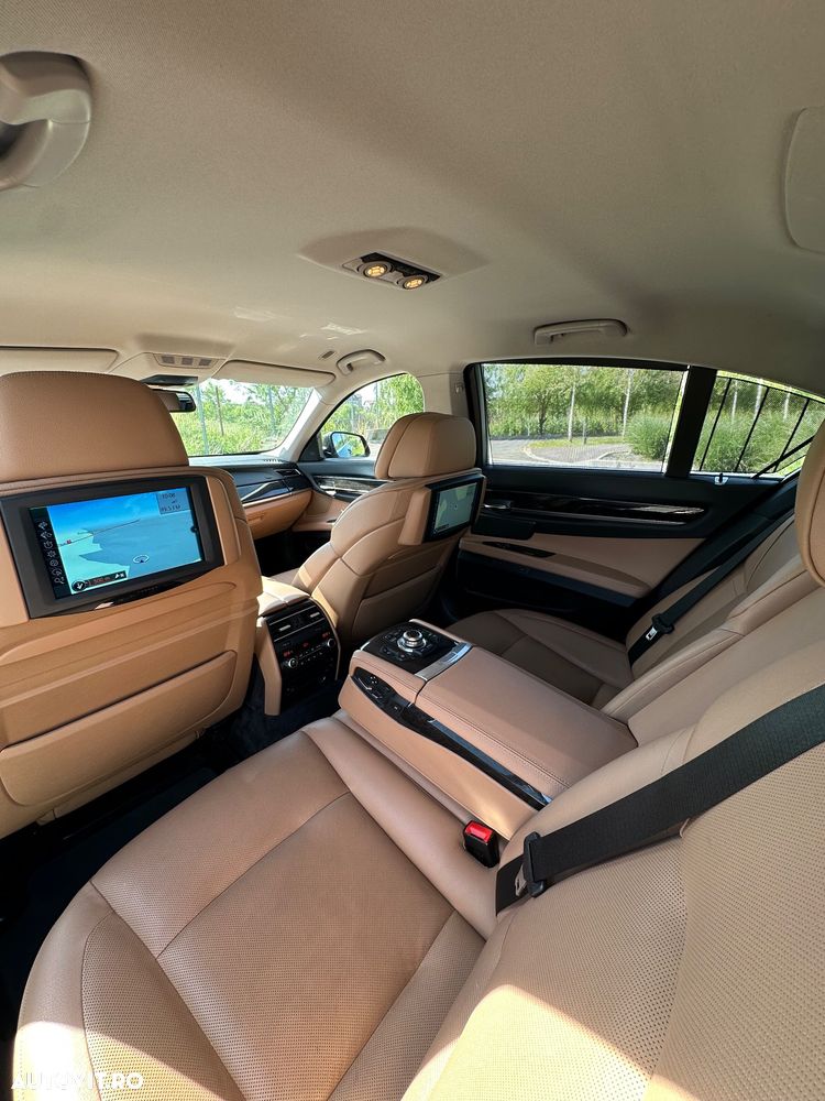 BMW Seria 7 740d xDrive - 26