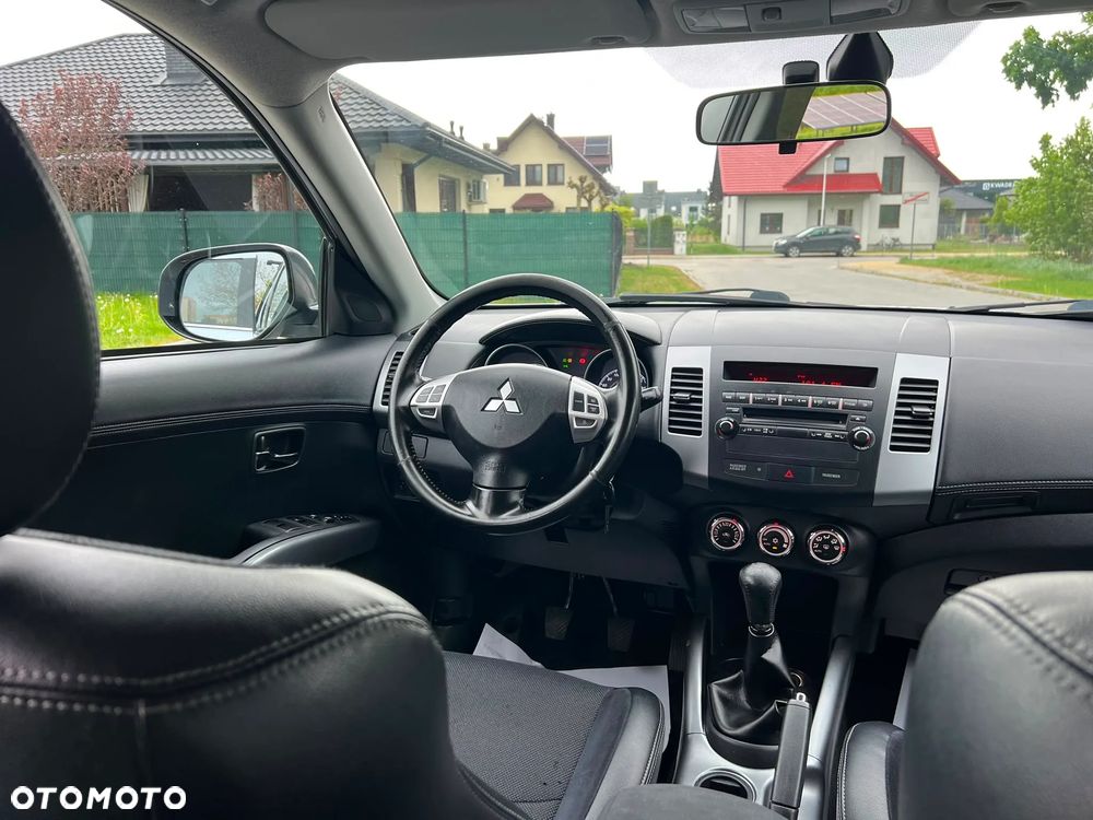 Mitsubishi Outlander 2.0 2WD Invite - 11