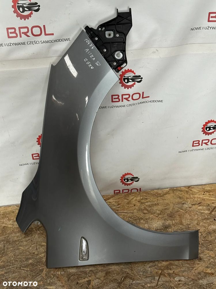 BŁOTNIK PRZEDNI PRAWY OPEL ASTRA IV  ZGEV - 1