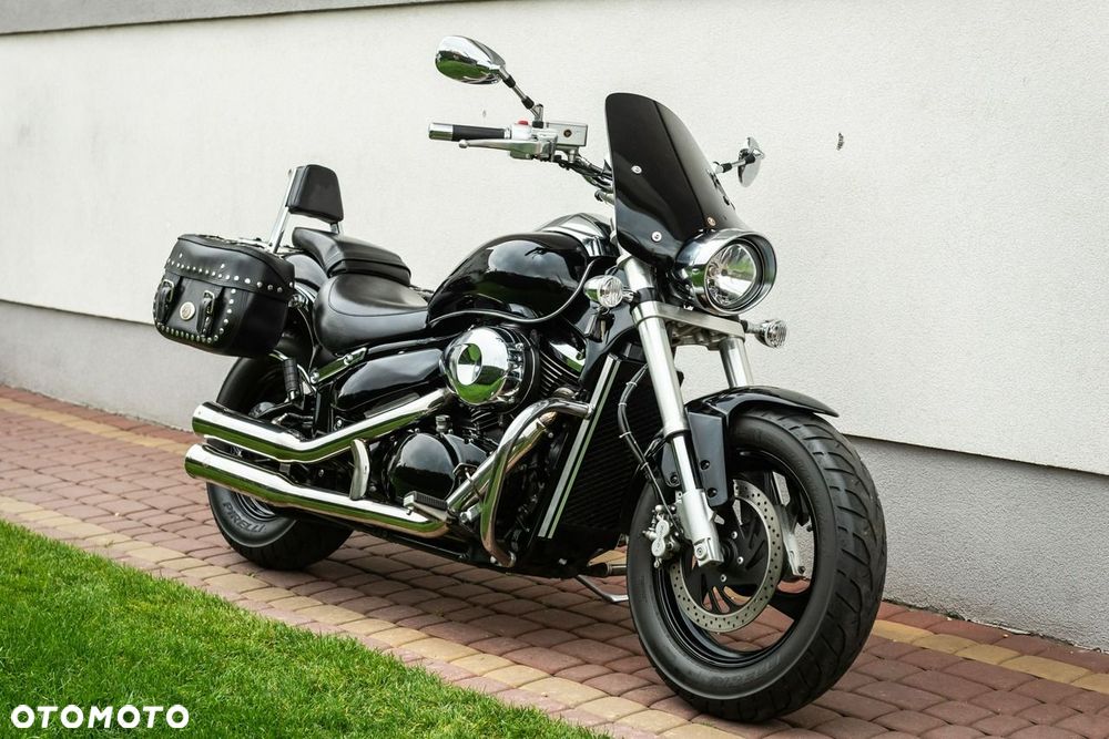 Suzuki Intruder - 1