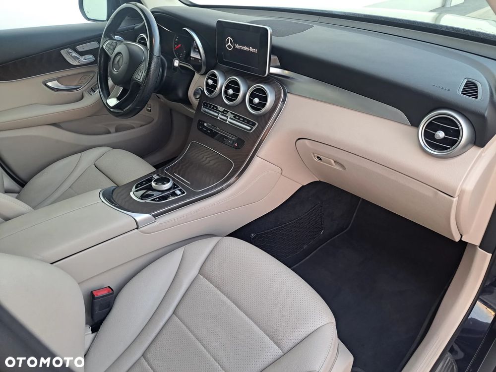 Mercedes-Benz GLC - 9