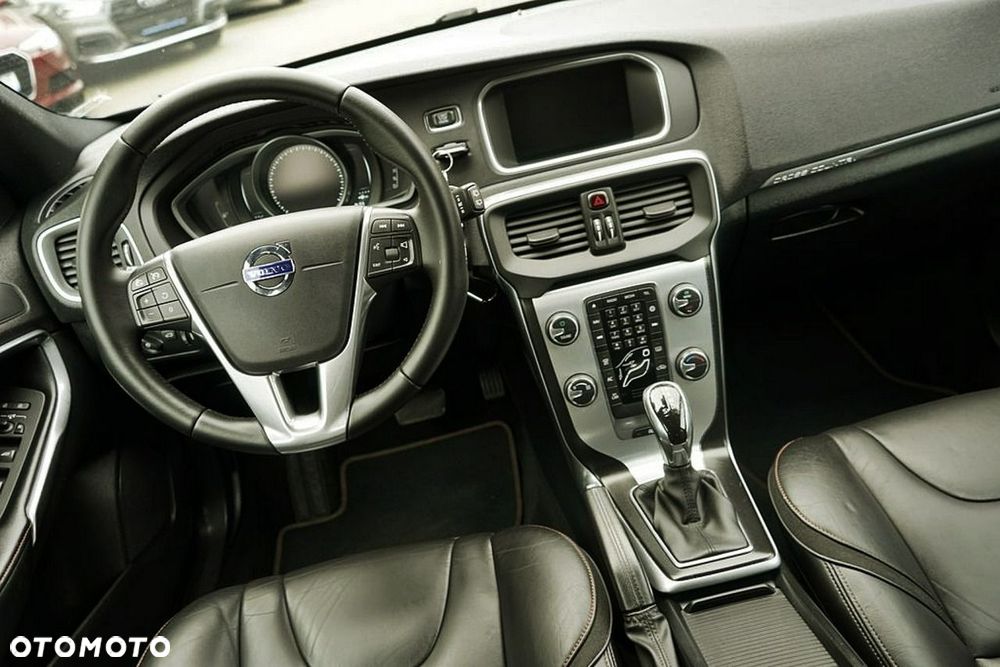 Volvo V40 Cross Country D2 Geartronic Ocean Race - 23