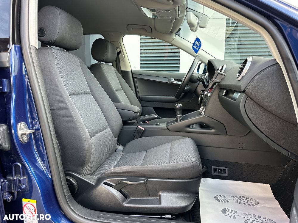 Audi A3 1.6 TDI Sportback DPF S line Sportpaket - 16