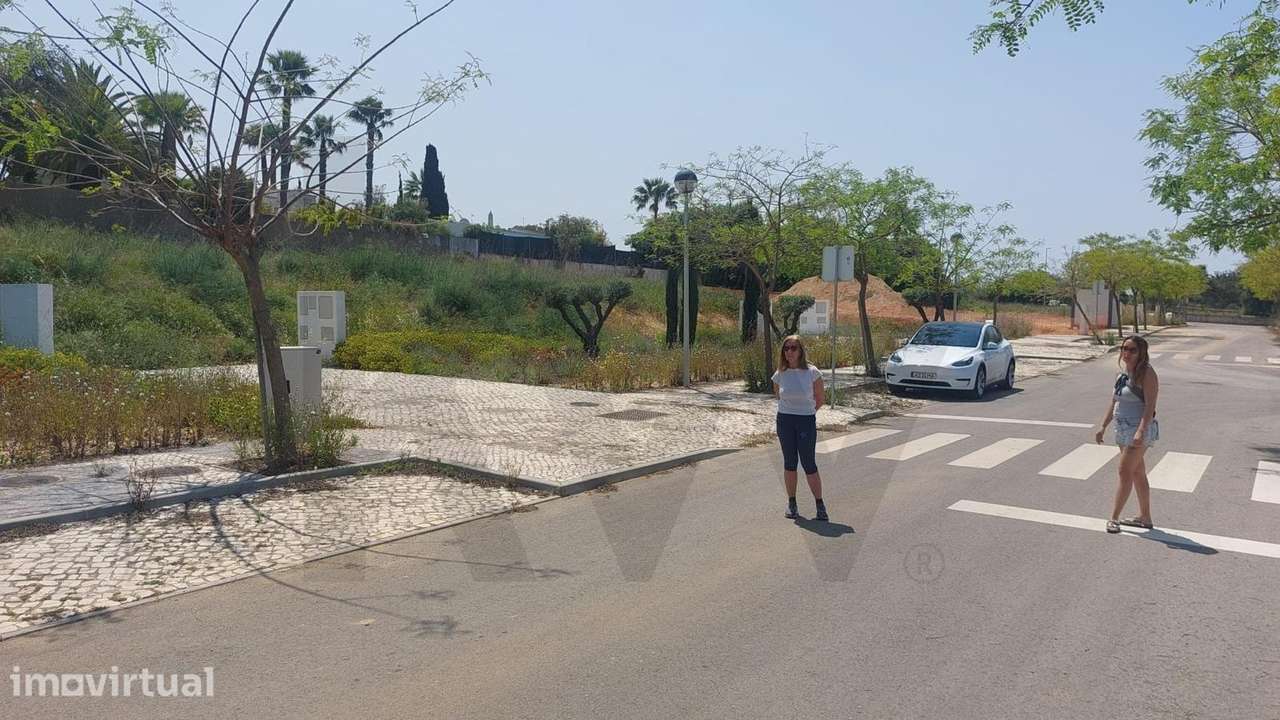 Terreno Urbano com Projeto Aprovado em Sesmarias, Albufeira – A 5 minu - Grande imagem: 2/14