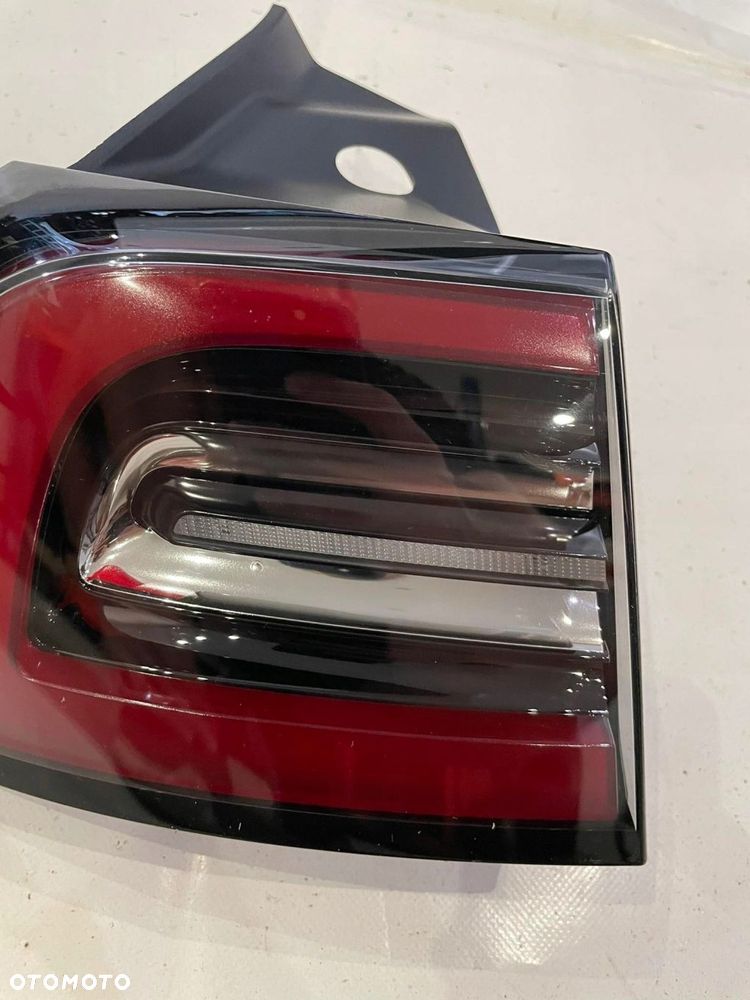 tesla 3 lift lampa tylna lewa + klapka ładowania - 13