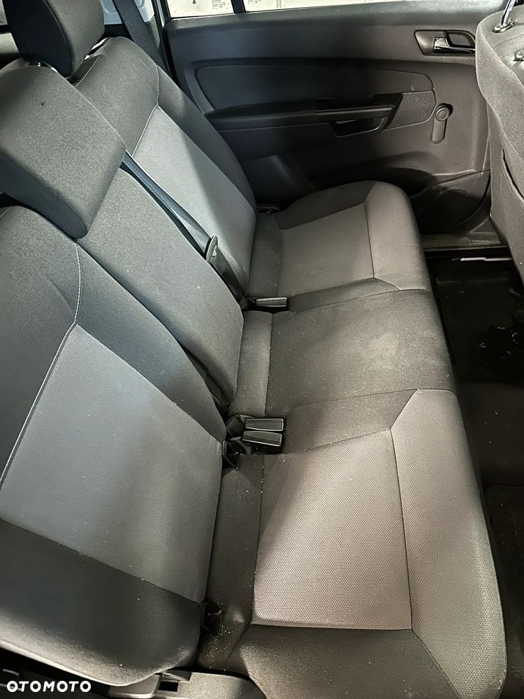 Opel Zafira - 10
