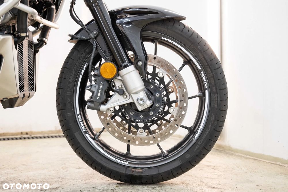 Honda VFR - 31