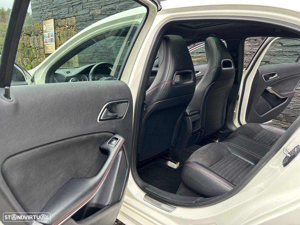 Mercedes-Benz A 180 CDI AMG Line - 14