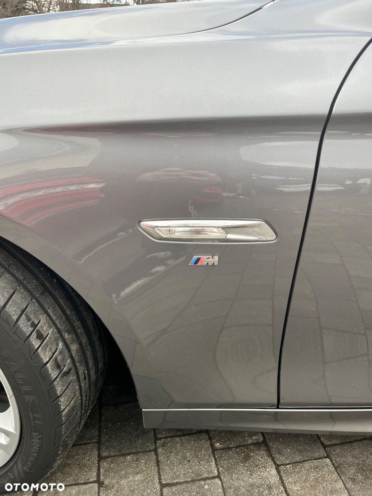 BMW Seria 5 520d xDrive - 14