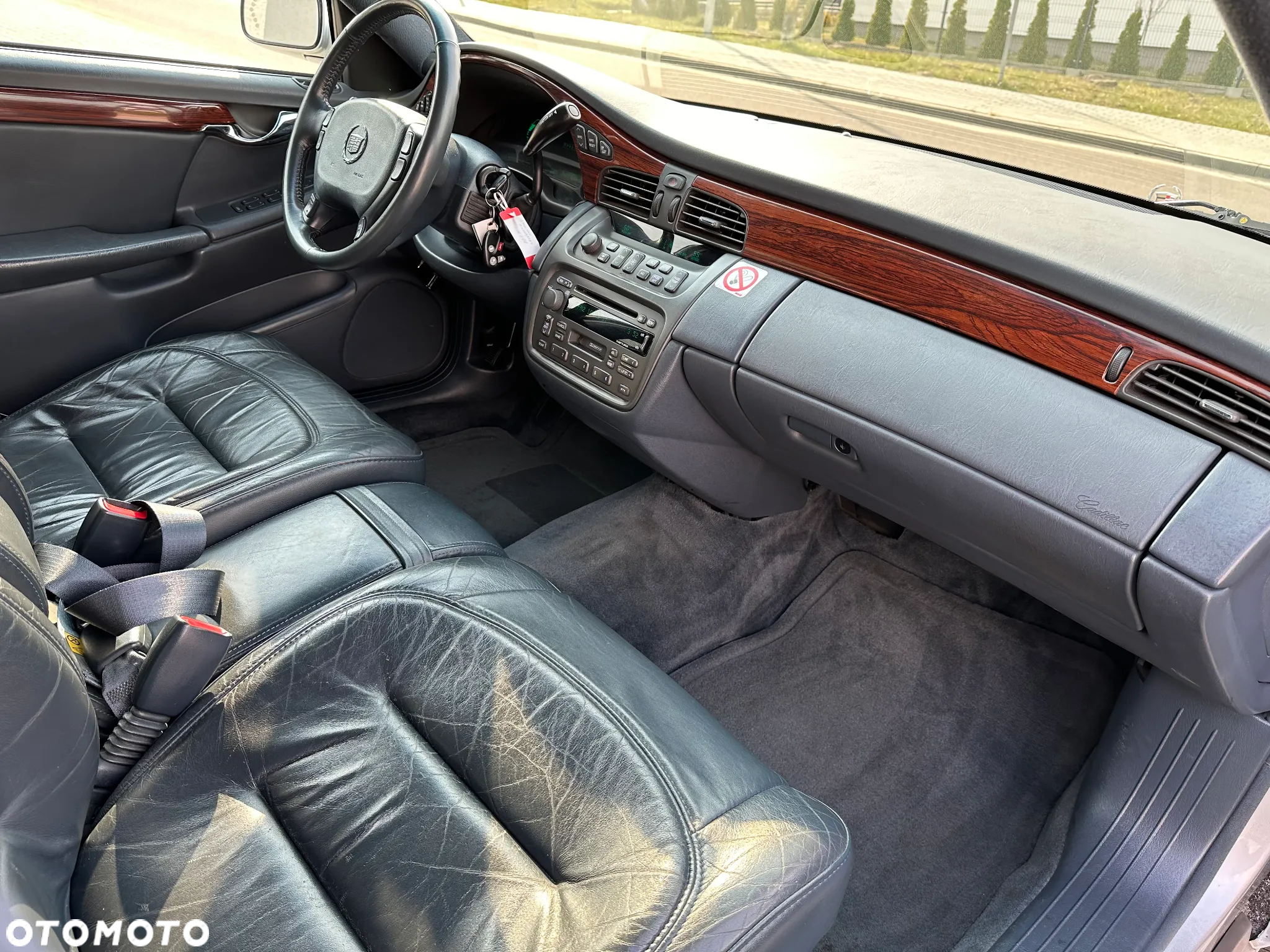 Cadillac Deville - 10