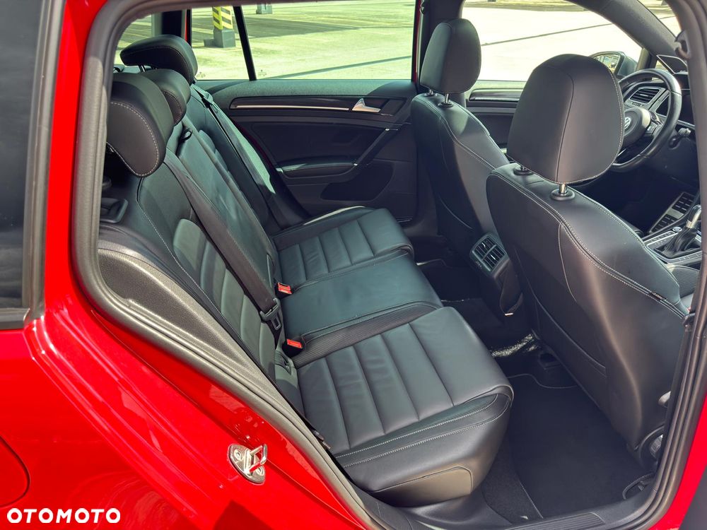 Volkswagen Golf - 24