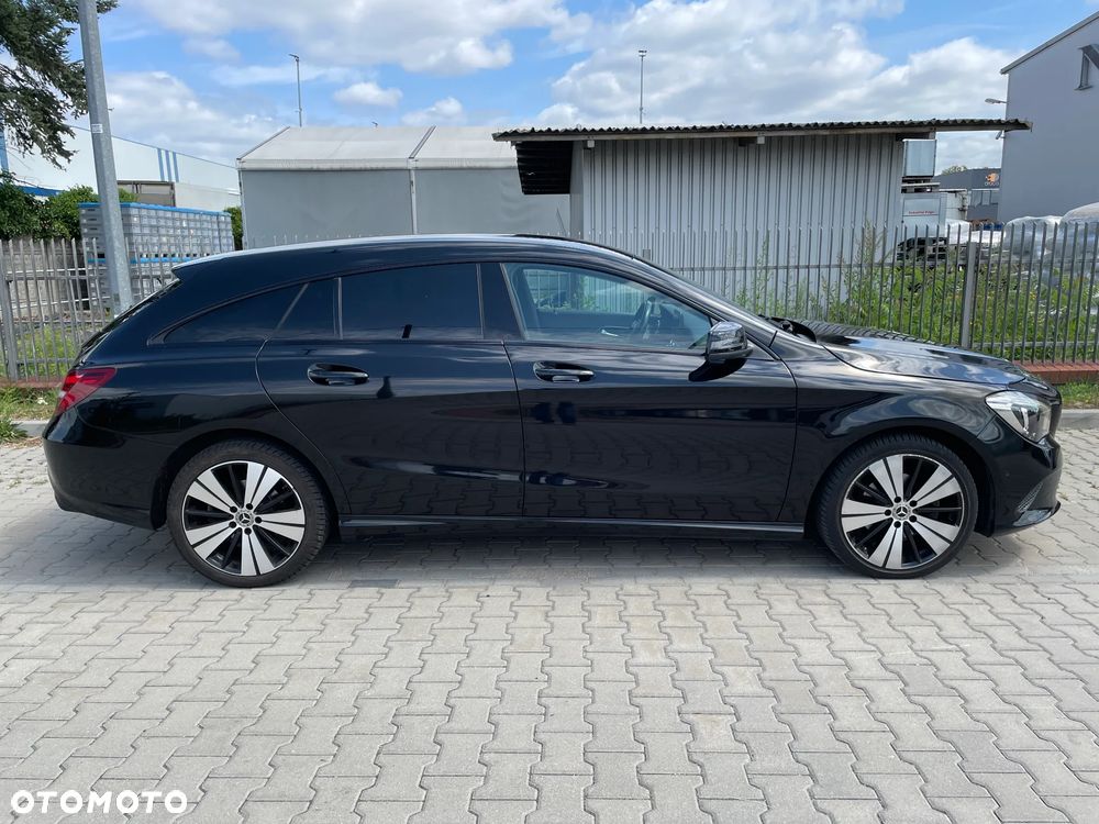Mercedes-Benz CLA 200 7G-DCT UrbanStyle Edition - 3