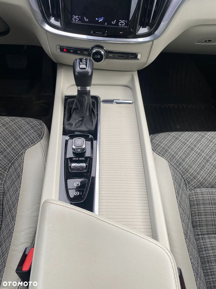 Volvo V60 D3 SCR - 28