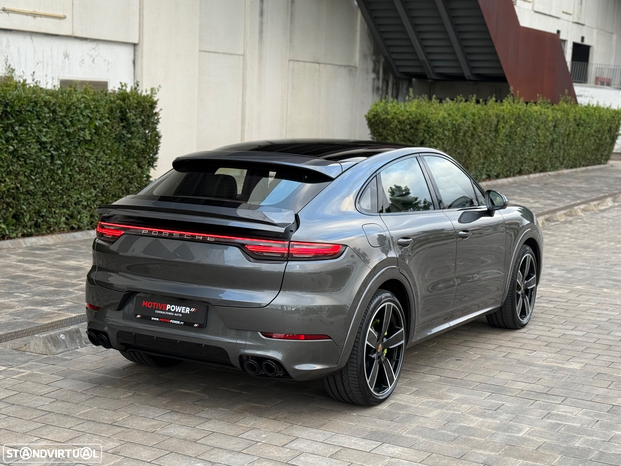 Porsche Cayenne Coupé Turbo S E-Hybrid - 12
