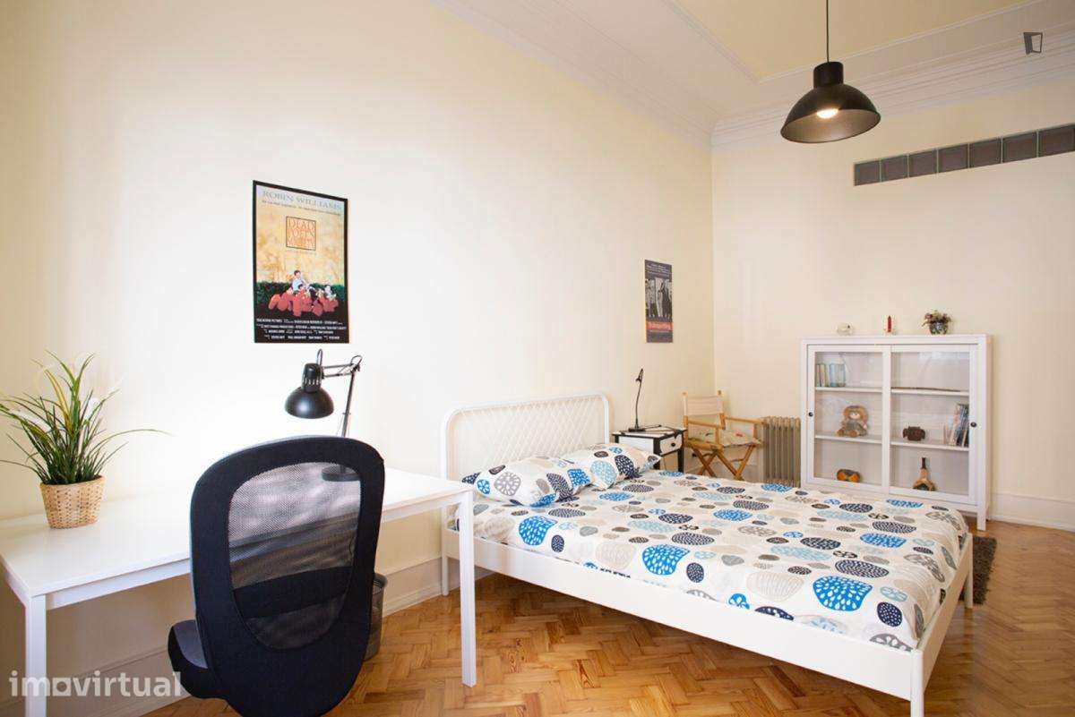 Quarto - localizado em Alameda Lisbon - Grande imagem: 2/9