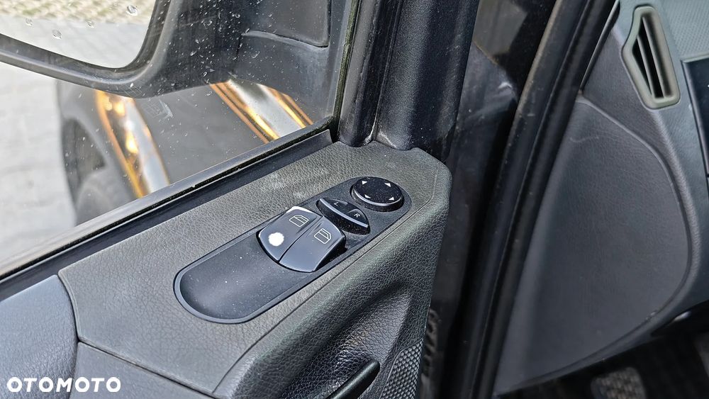 Mercedes-Benz VITO KARAWAN 5 OSOBOWY - 19