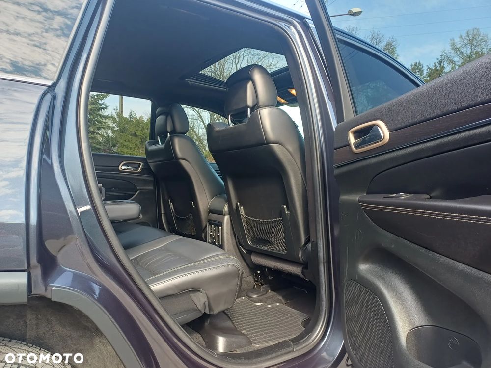 Jeep Grand Cherokee - 23