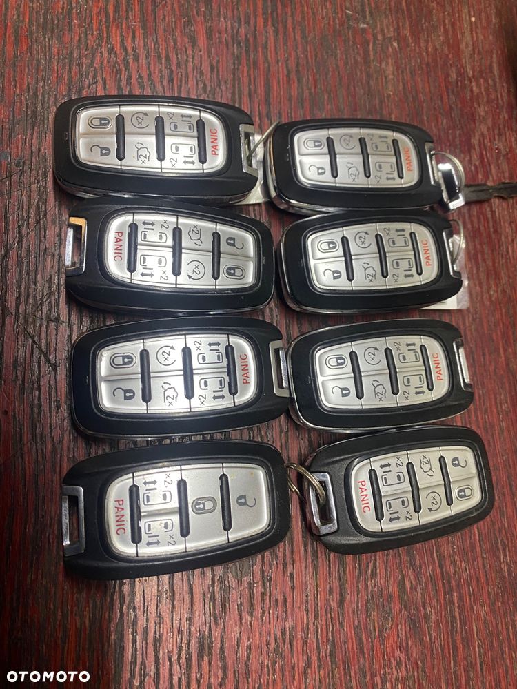 Kluczyk, pilot Chrysler pacifica 2016/2023 używane orginalne - 1