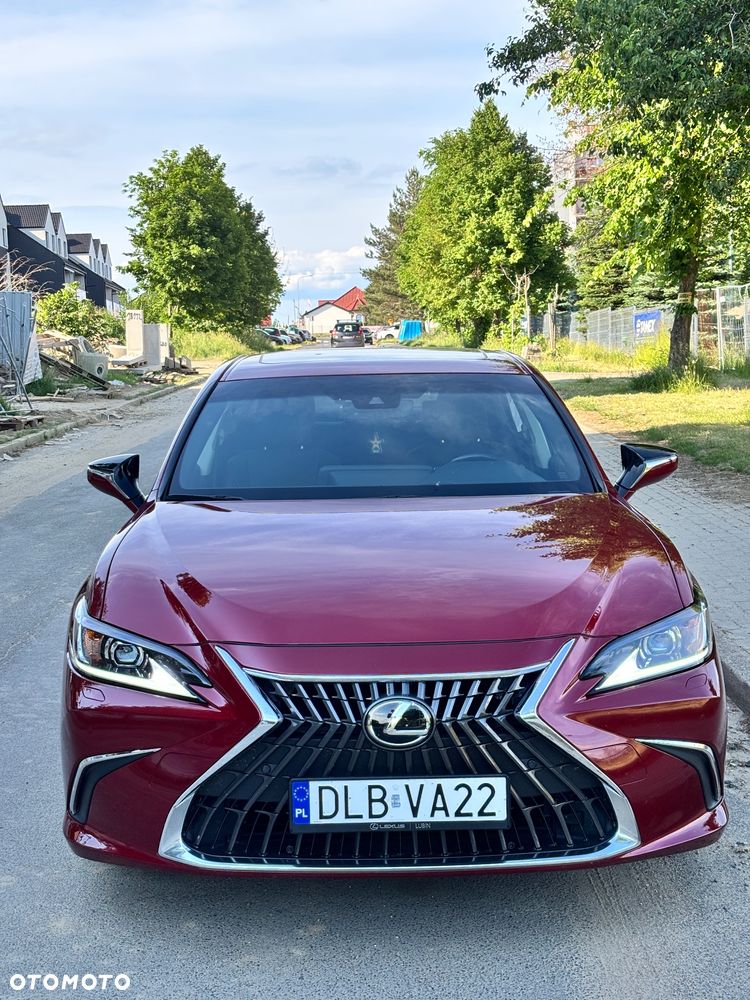 Lexus ES 300h Business Edition + - 2
