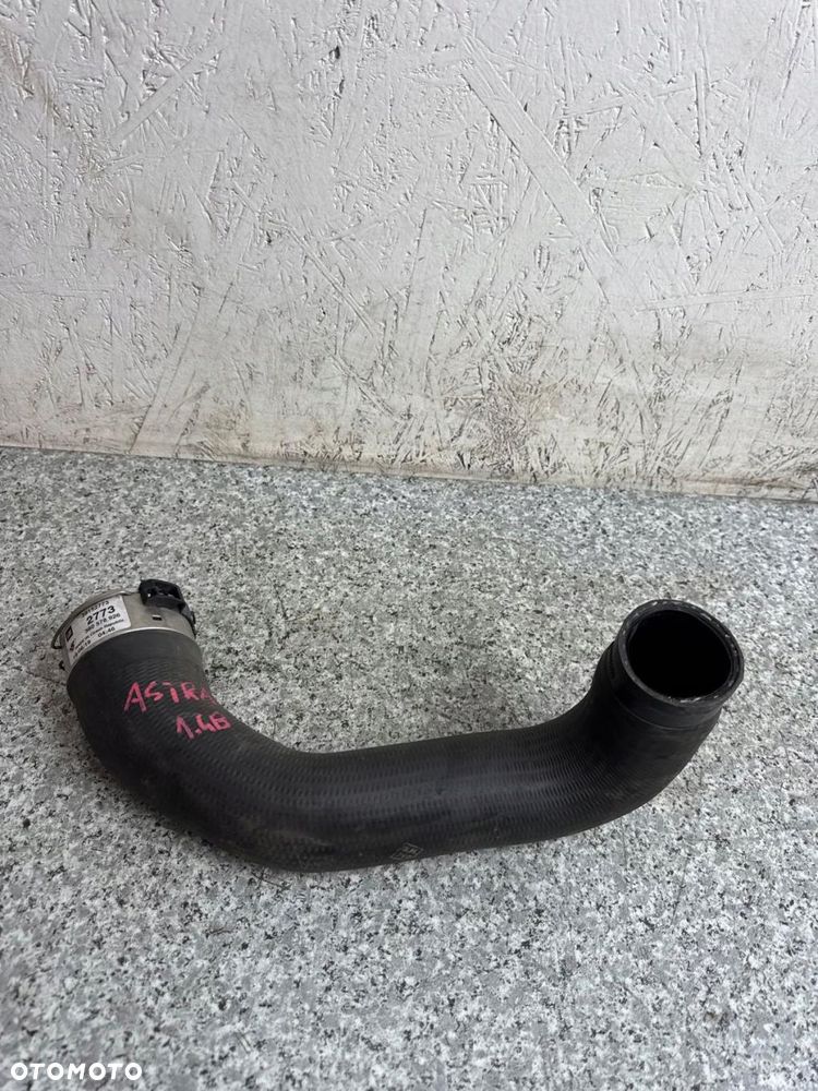 wąż przewód rura powietrza intercoolera astra k 2015-2019 39152773 1.4 t - 2