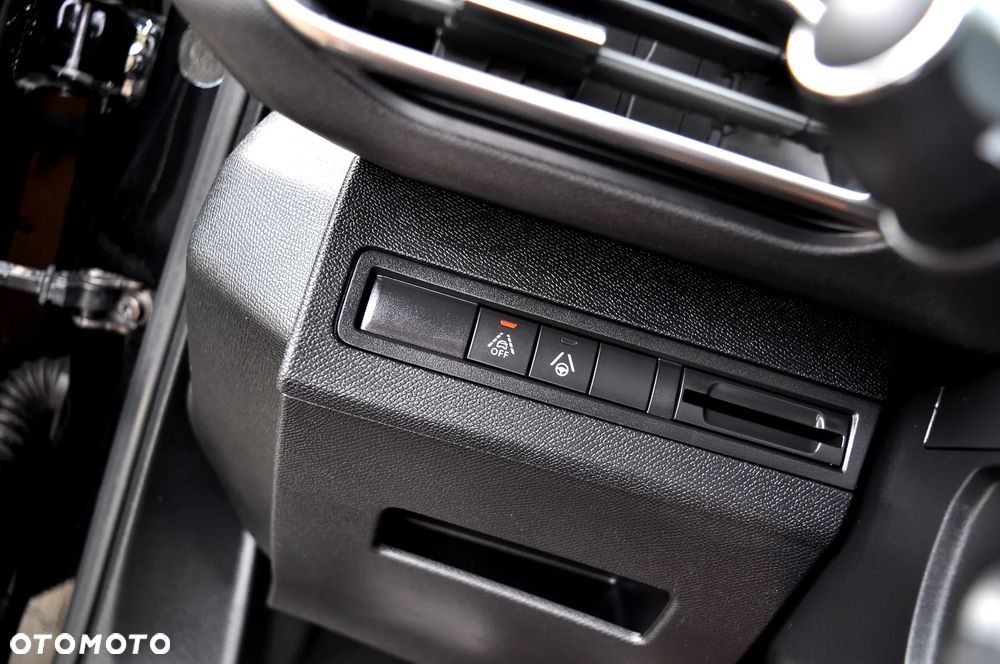 Peugeot 5008 PureTech 180 EAT8 Stop & Start GT - 32