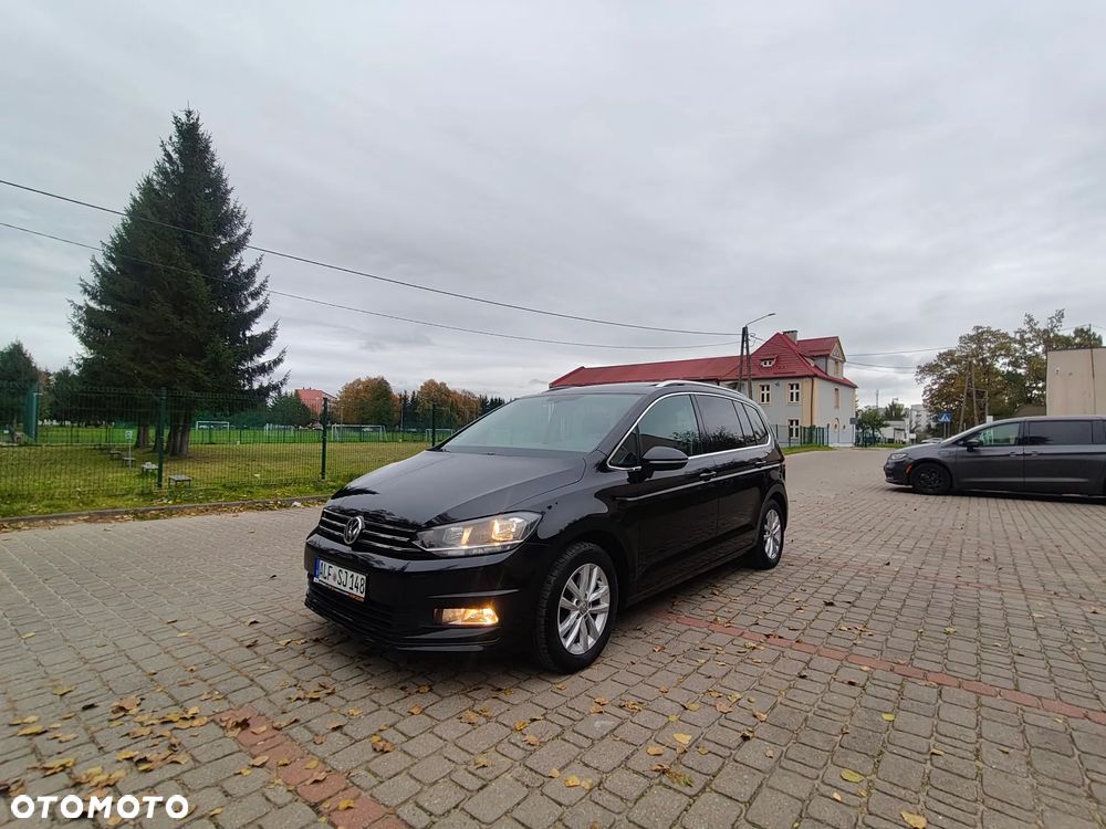 Volkswagen Touran - 24