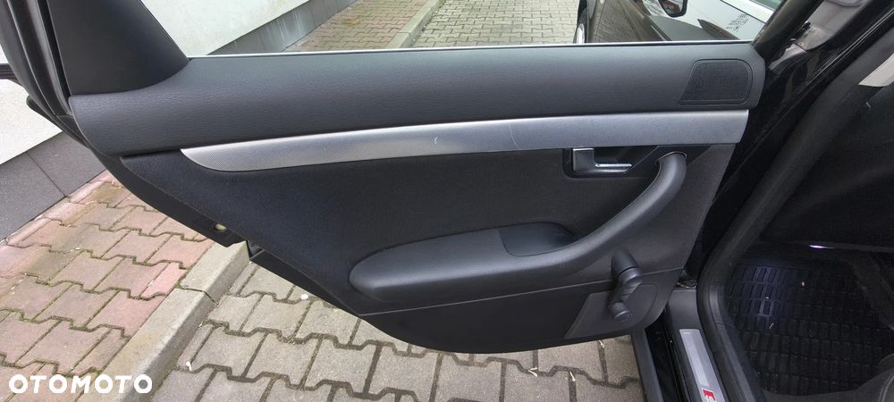 Audi A4 Avant 2.0 T FSI quattro - 11