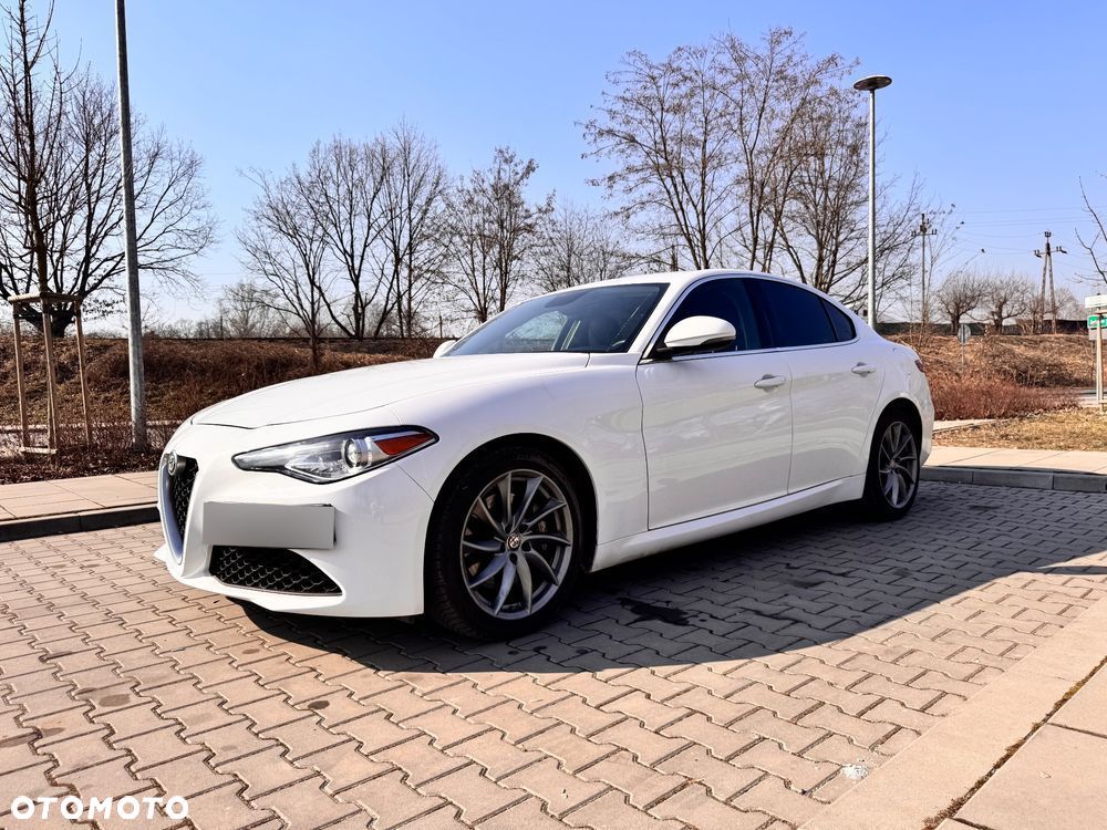 Alfa Romeo Giulia - 1