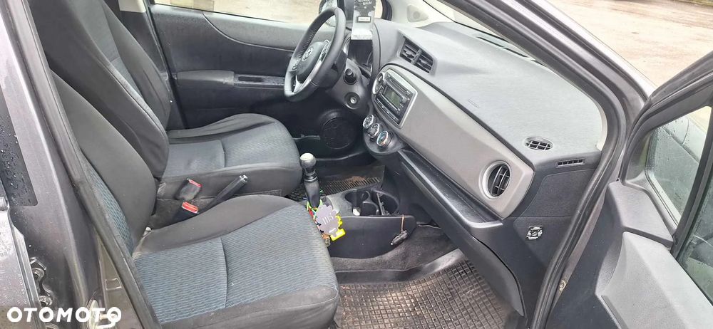 Toyota YARIS III lampa prawy przód - 7