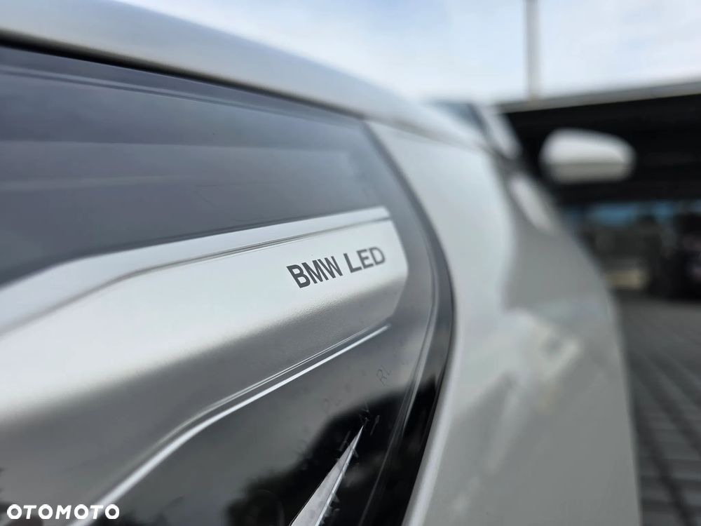 BMW Seria 5 520d xDrive - 23