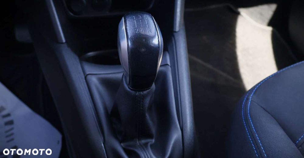 Peugeot 208 - 29