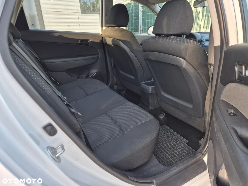Hyundai i30 1.6 CRDi Comfort - 16