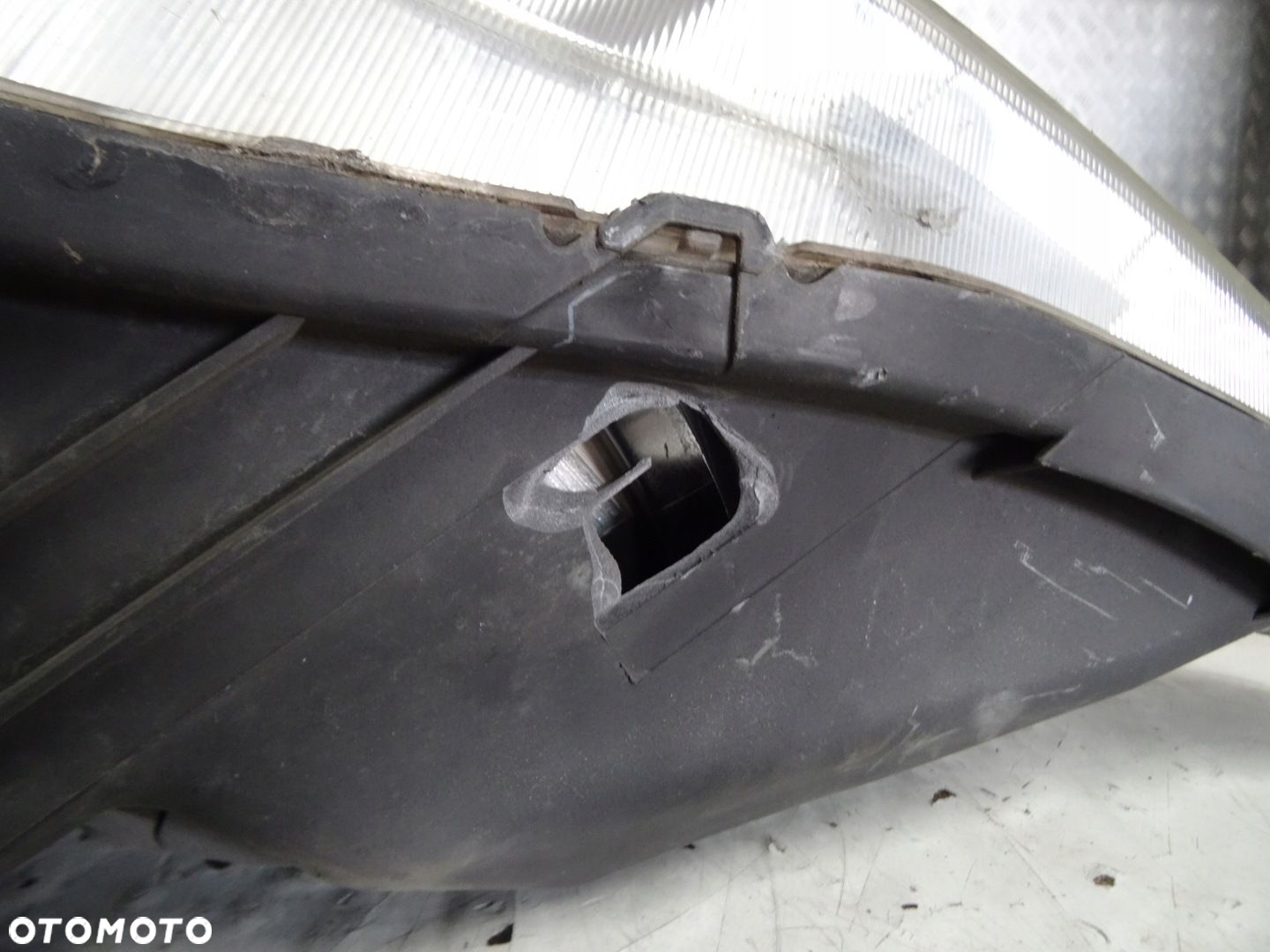 LAMPA PRAWY PRZÓD HONDA CRV III USZKODZONA - 2