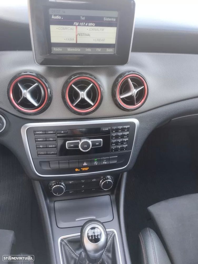 Mercedes-Benz GLA 180 CDi AMG Line - 22