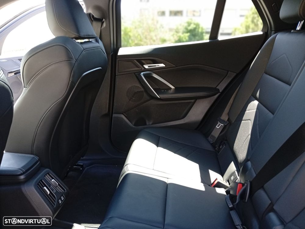 BMW iX2 eDrive20 Pack Desportivo M Pro - 7