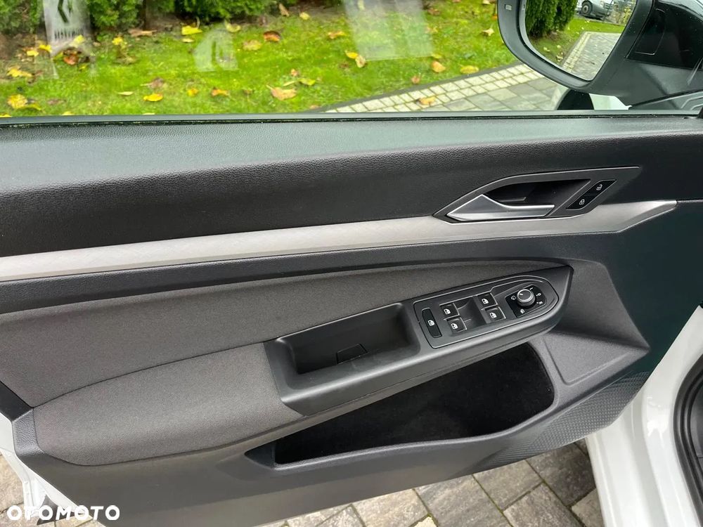 Volkswagen Golf - 11