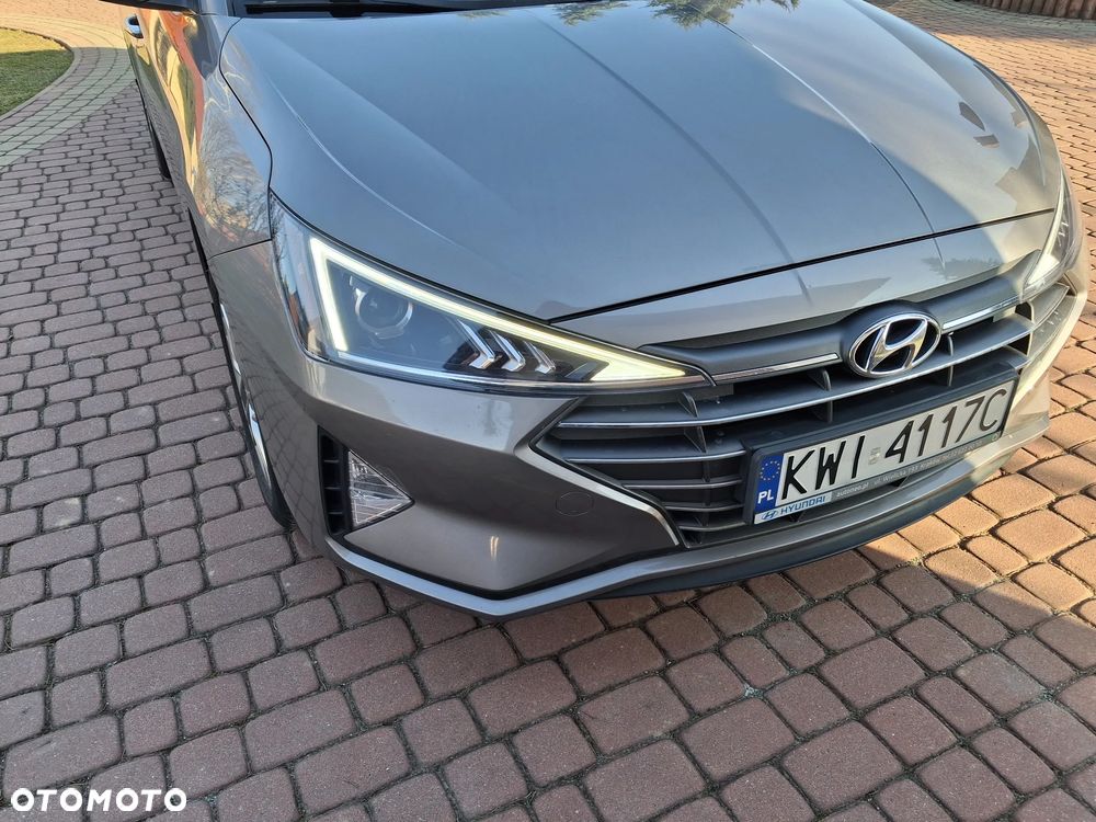 Hyundai Elantra 1.6 Comfort - 8