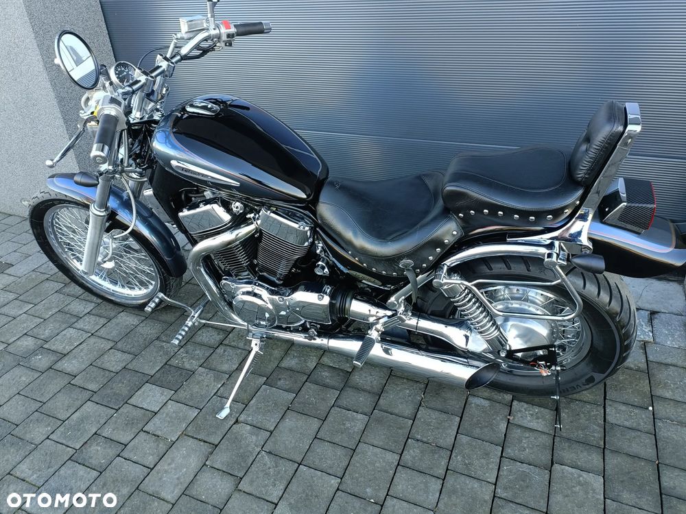 Suzuki Intruder - 13