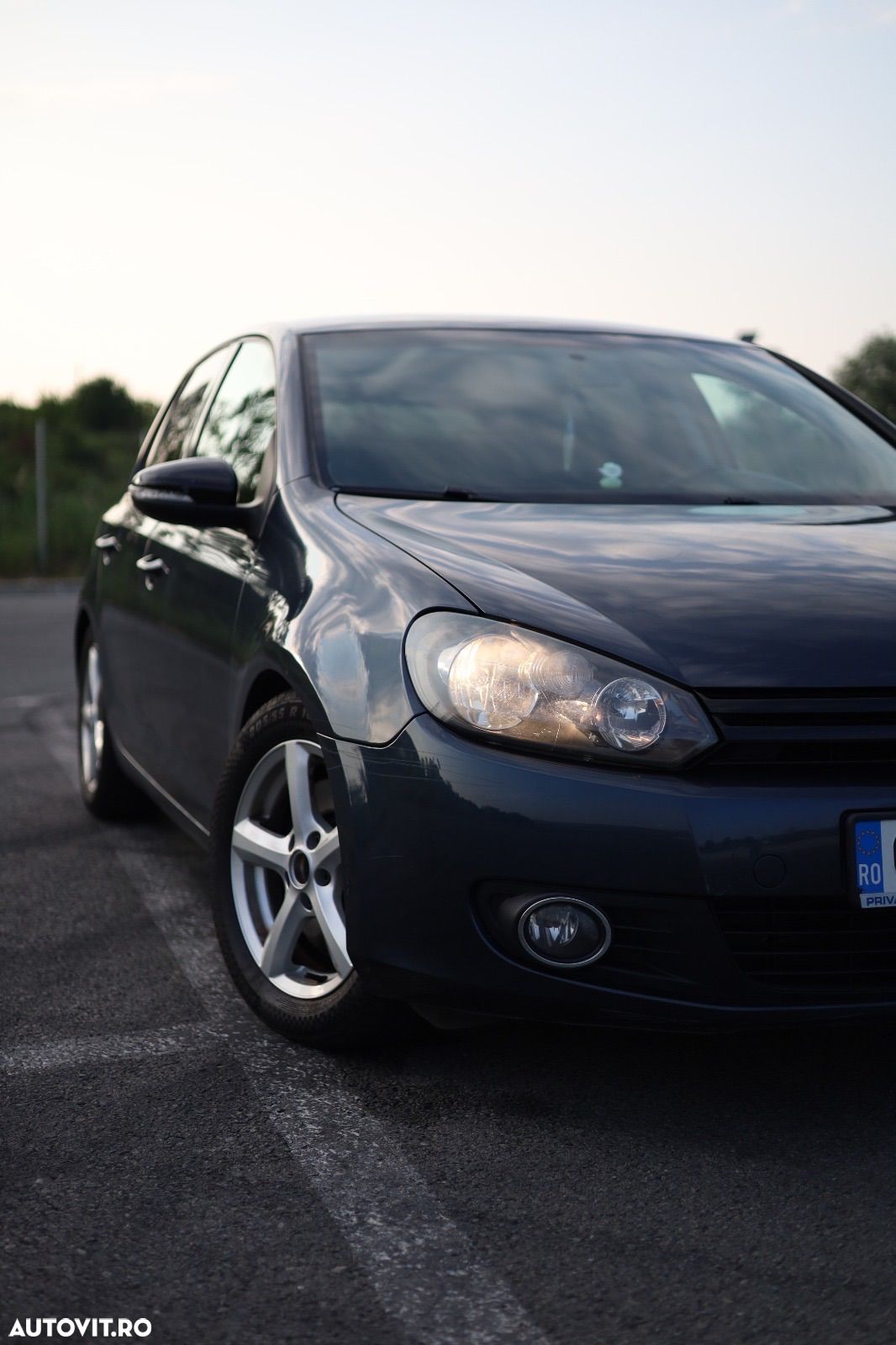 Volkswagen Golf - 1