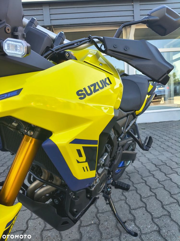 Suzuki V-STROM - 8
