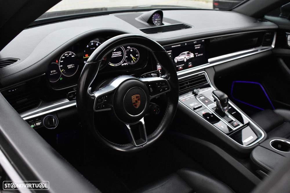 Porsche Panamera Sport Turismo - 24