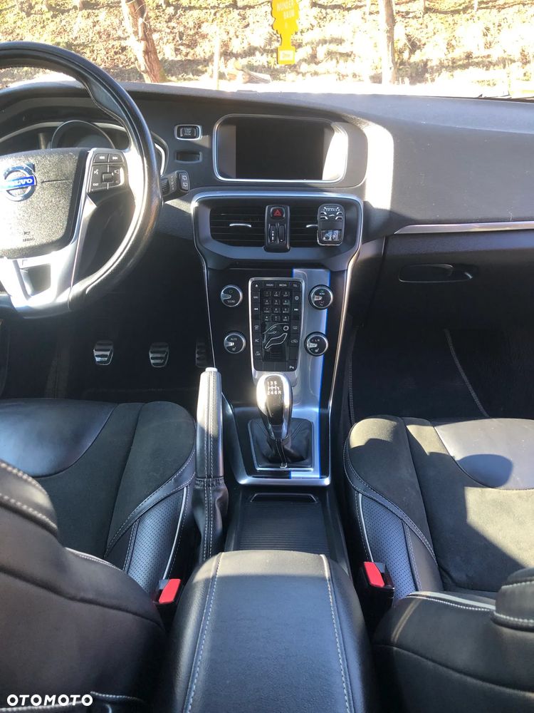 Volvo V40 D4 Drive-E R-Design Kinetic - 4