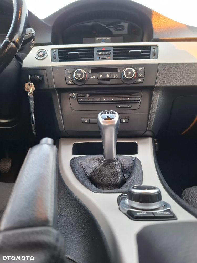 BMW Seria 3 320i - 8
