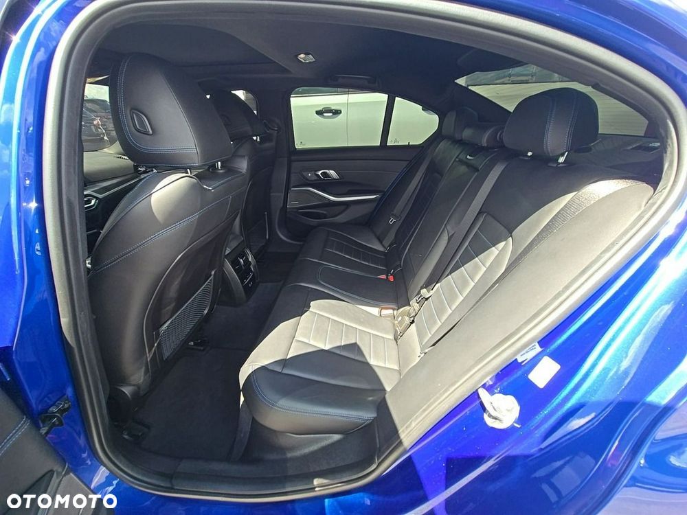 BMW Seria 3 M340i xDrive - 10