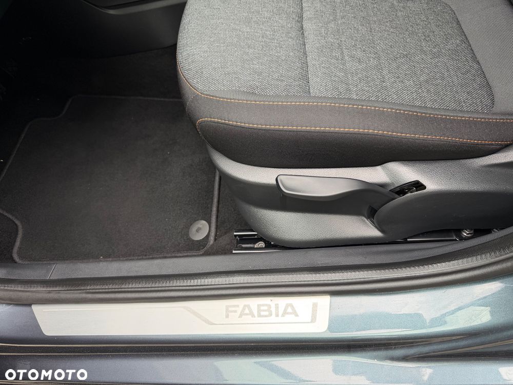 Skoda Fabia 1.0 TSI DSG Clever - 27