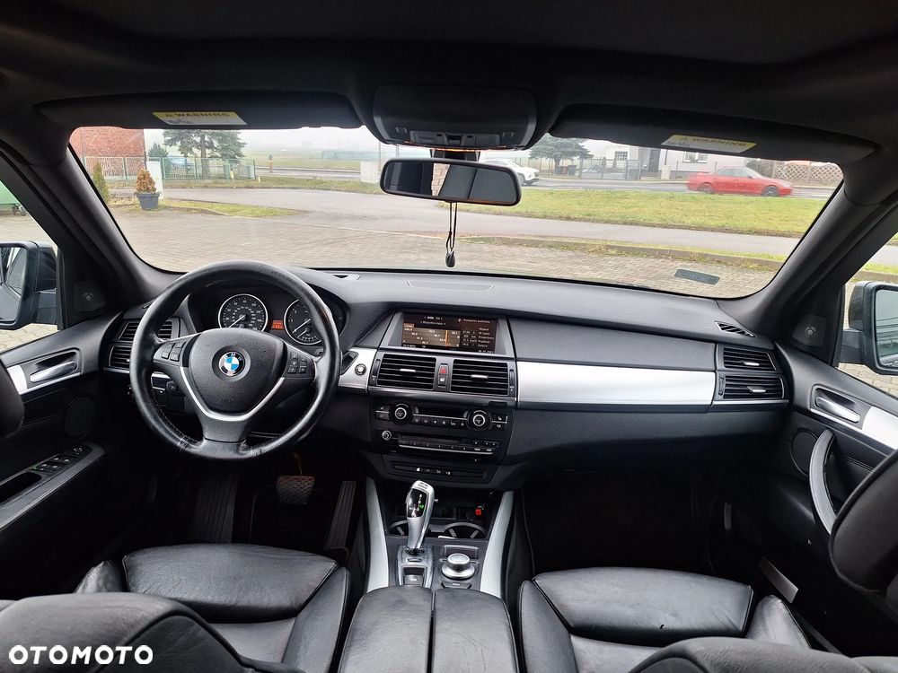 BMW X5 4.8i xDrive - 12
