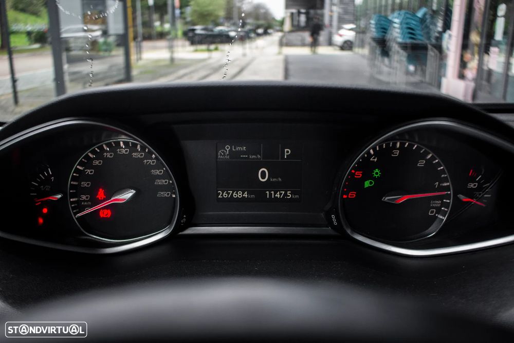 Peugeot 308 SW BlueHDi 130 EAT6 Stop & Start Active - 18