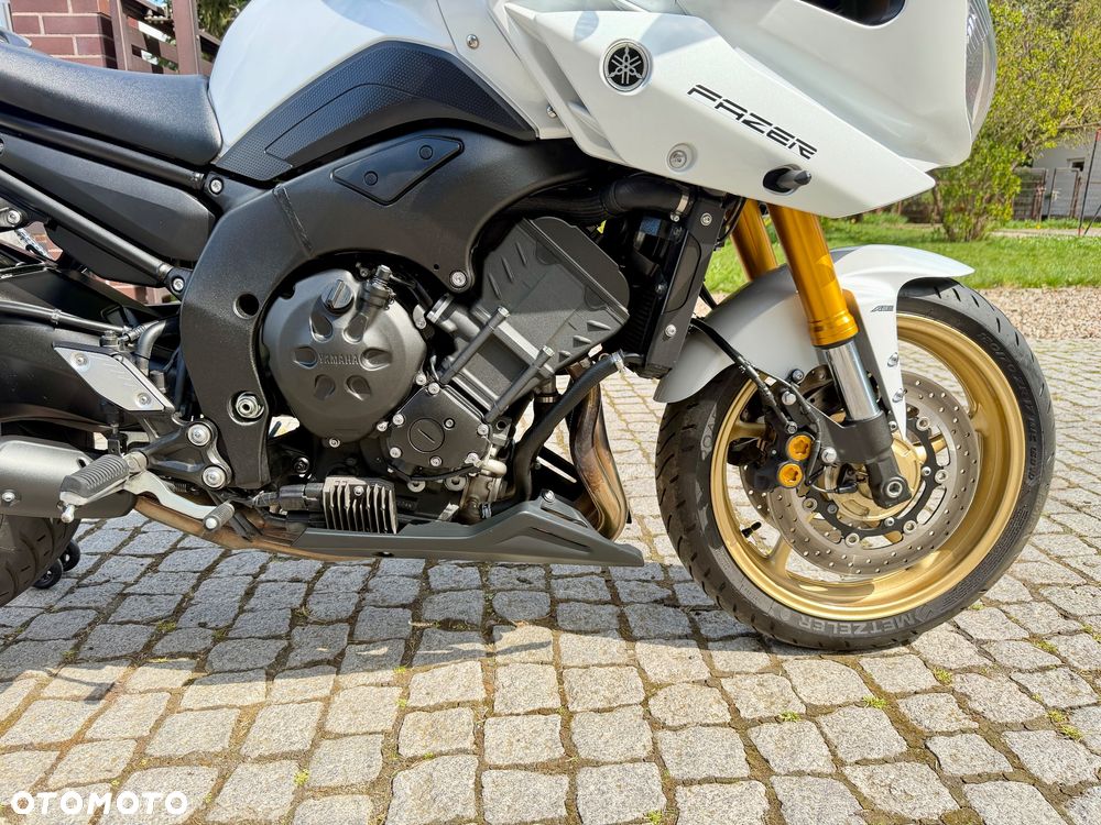 Yamaha FZ8 - 12